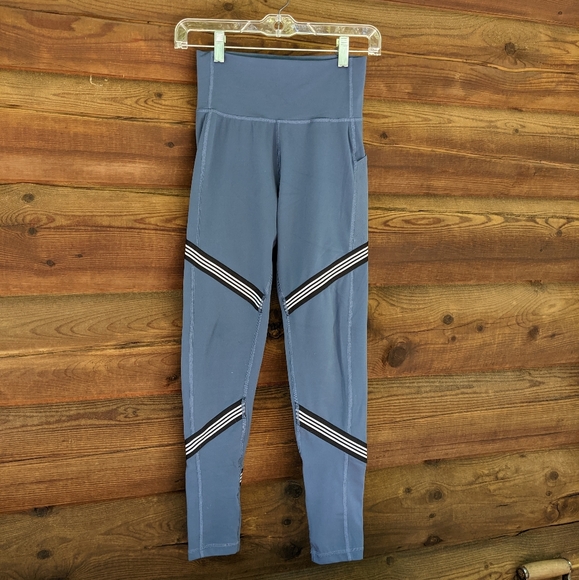 NWOT Adidas Women's Belive This 3-Stripes Athletic Leggings - Picture 2 of 8